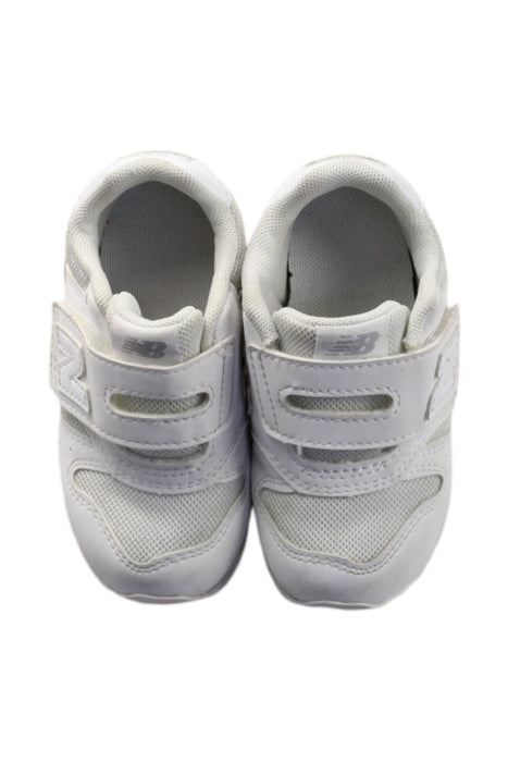 A White Sneakers from New Balance in size 18-24M for neutral. (Back View)