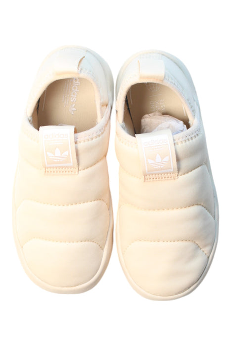 A White Slip Ons from Adidas in size 6T for girl. (Back View)