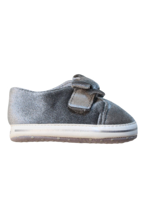 A Grey Sneakers from Chicco in size 18-24M for girl. (Front View)