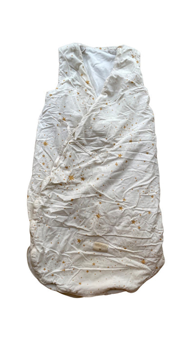 A White Sleepsacs from Nobodinoz in size 18-24M for neutral. (Front View)