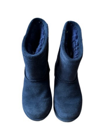 A Navy Winter Boots from EMU Australia in size 5T for neutral. (Front View)