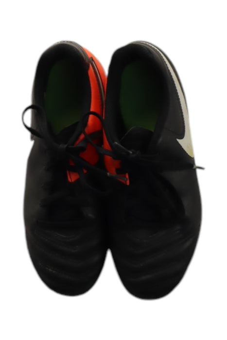 A Black Cleats/Soccer Shoes from Nike in size 10Y for neutral. (Back View)