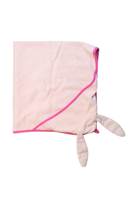 A Pink Towels from Snapkis in size Newborn for girl. (Front View)