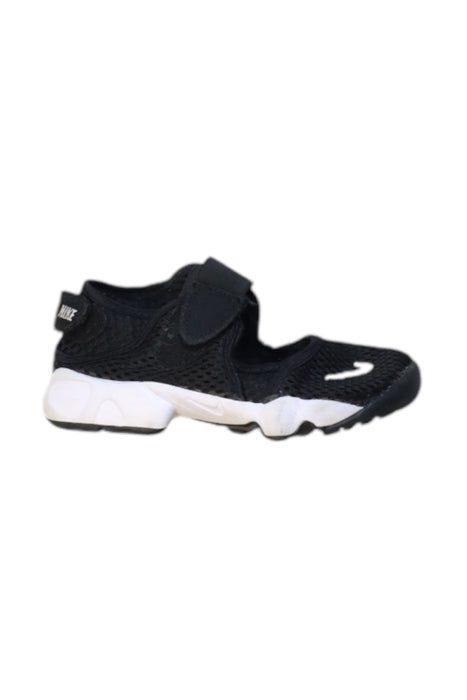 Black Nike Sandals 6T 7Y EU31 Retykle