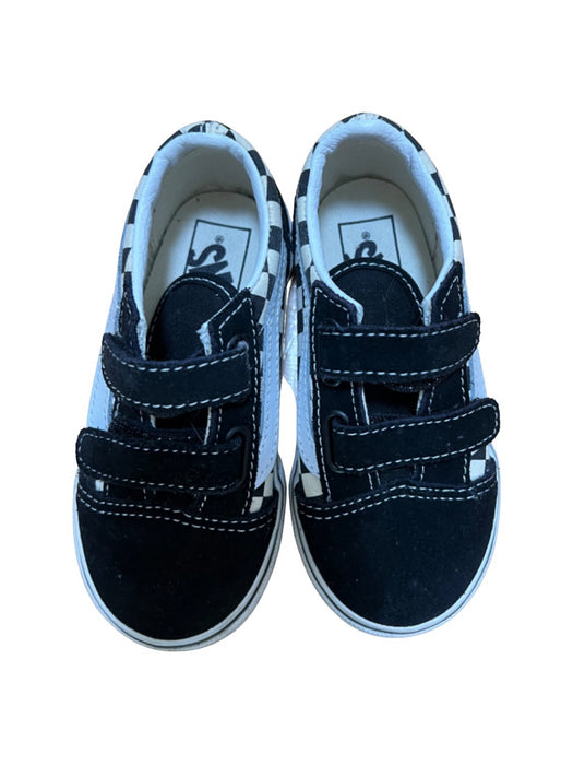 A Black Sneakers from Vans in size 3T for boy. (Front View)