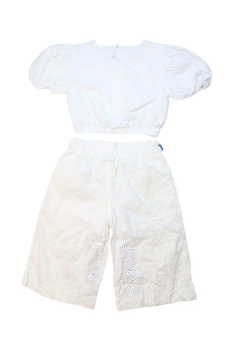 A White Shorts Sets from Nanan in size 2T for girl. (Back View)