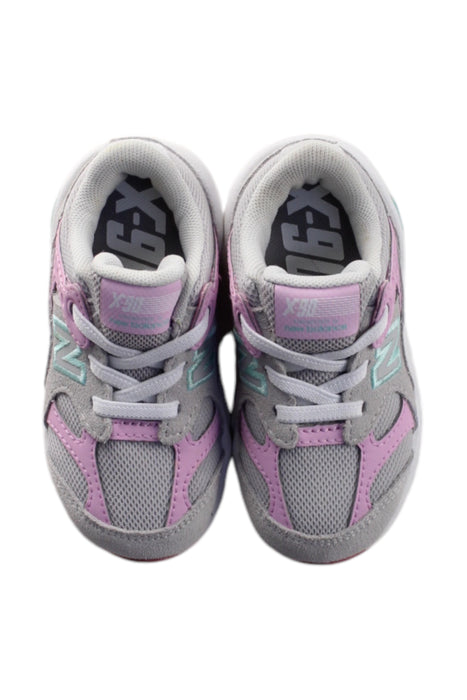 A Multicolour Sneakers from New Balance in size 18-24M for neutral. (Back View)