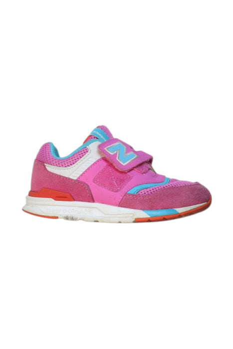 A Multicolour Sneakers from Nike in size 5T for girl. (Front View)