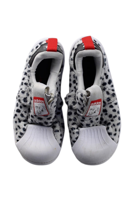 A White Sneakers from Adidas in size 6T for neutral. (Back View)