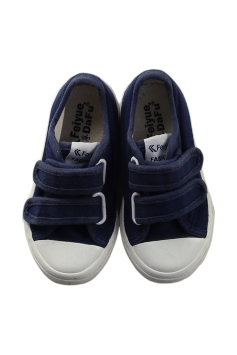 A Navy Sneakers from Feiyue in size 18-24M for neutral. (Back View)