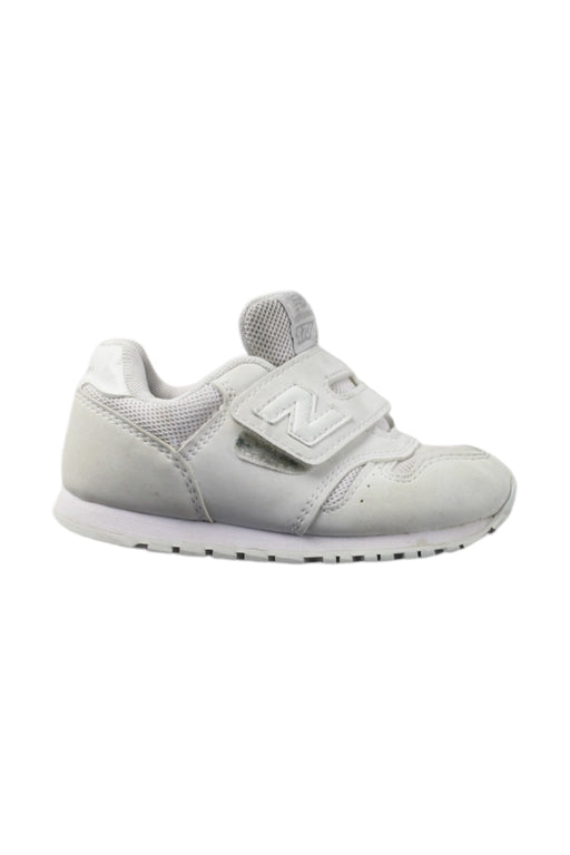 A White Sneakers from New Balance in size 18-24M for neutral. (Front View)