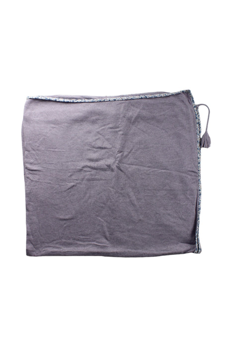 A Grey Blankets from Little Mercerie in size O/S for neutral. (Front View)