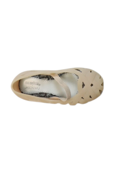 A Beige Flats from Mini Melissa Jason Wu in size 3T for girl. (Front View)