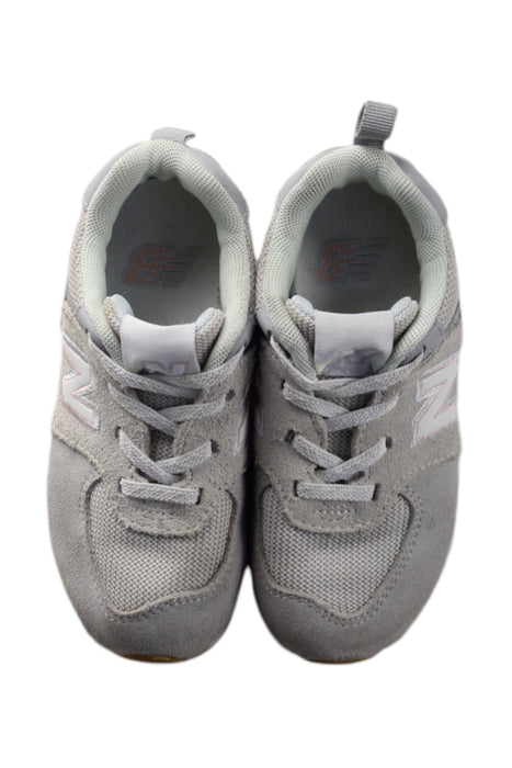 A Grey Sneakers from New Balance in size 3T for neutral. (Back View)