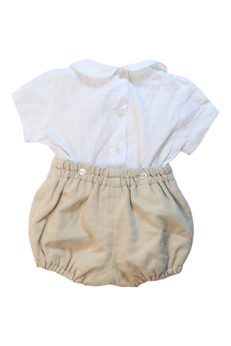 A White Shorts Sets from Artesania Granlei in size 3-6M for boy. (Back View)