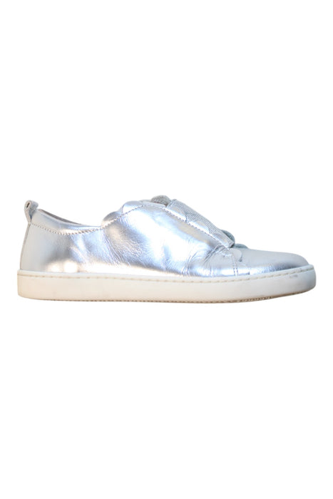 A Silver Sneakers from Jacadi in size 7Y for girl. (Front View)