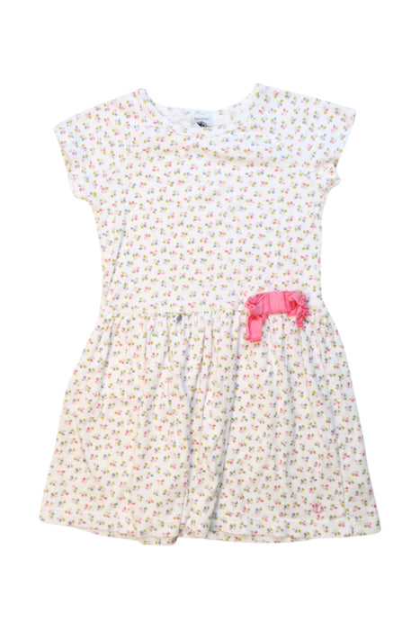 A White Short Sleeve Dresses from Petit Bateau in size 5T for girl. (Front View)