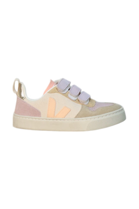 A Multicolour Sneakers from Veja in size 4T for girl. (Front View)