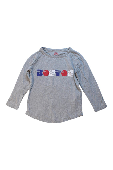 A Grey Long Sleeve T Shirts from Bonton in size 4T for boy. (Front View)