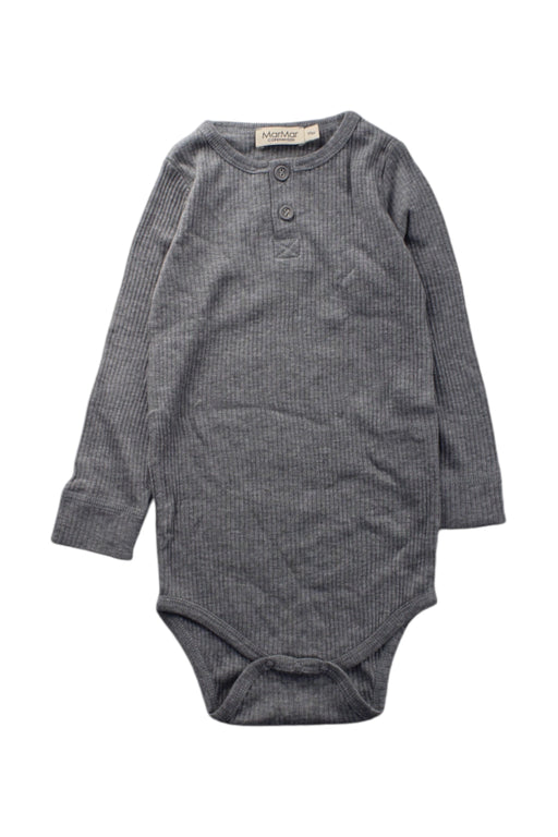 A Grey Long Sleeve Bodysuits from MarMar in size 12-18M for neutral. (Front View)