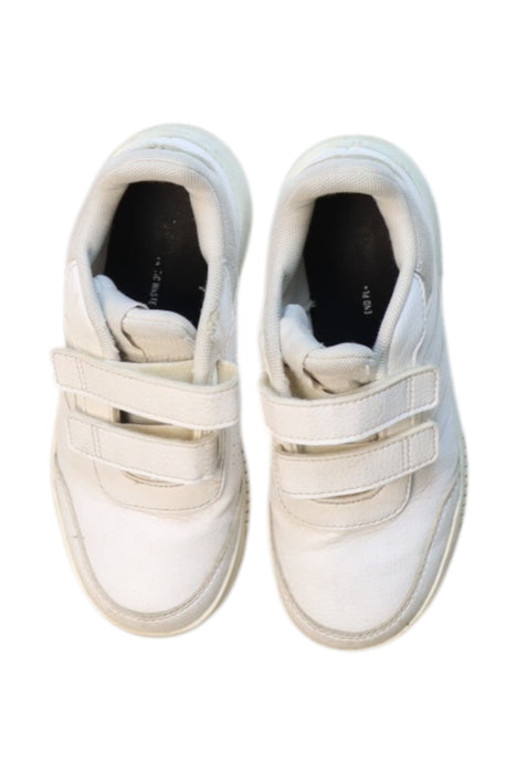 A White Sneakers from Adidas in size 6T for neutral. (Back View)