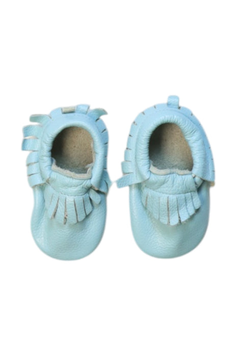 A Blue Loafers & Moccasins from Little Caleb in size 12-18M for girl. (Back View)