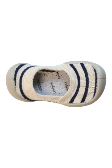 A White Slip Ons from Collegien in size 4T for girl. (Front View)