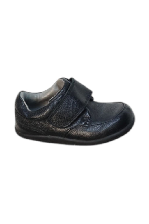 A Black Dress Shoes from Stride Rite in size 3T for boy. (Front View)