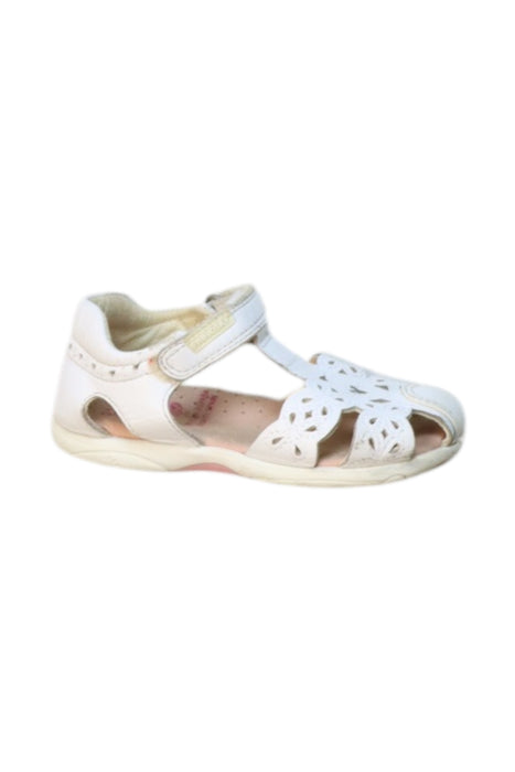 A White Sandals from Pablosky in size 18-24M for girl. (Front View)