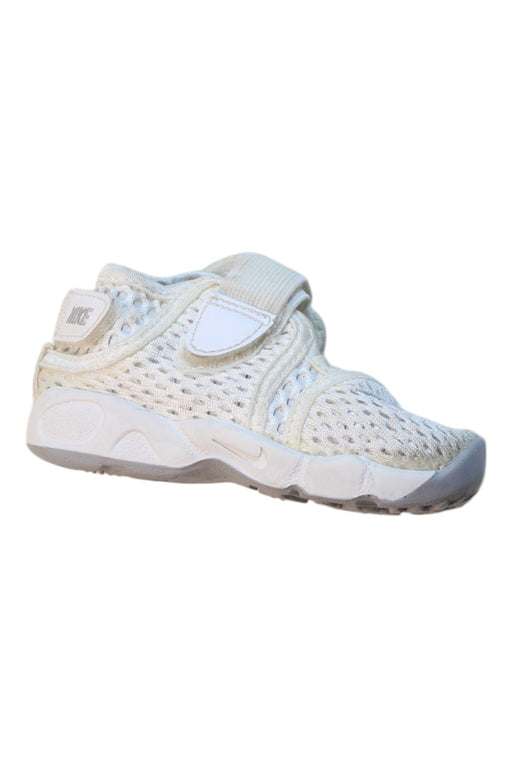 A White Sneakers from Nike in size 12-18M for girl. (Front View)