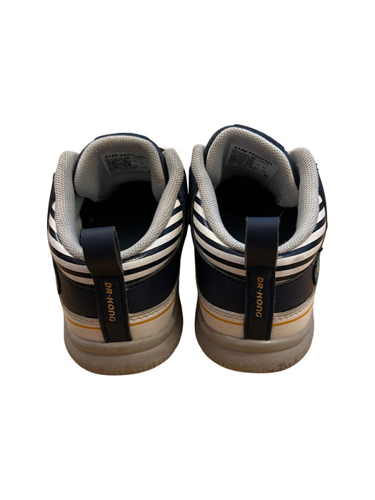 A Navy Sneakers from Dr. Kong in size 5T for boy. (Back View)
