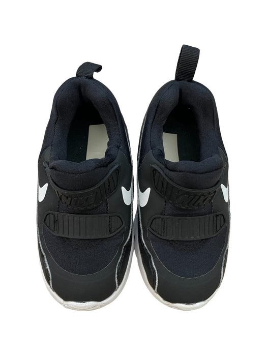 A Black Sneakers from Nike in size 3T for boy. (Back View)