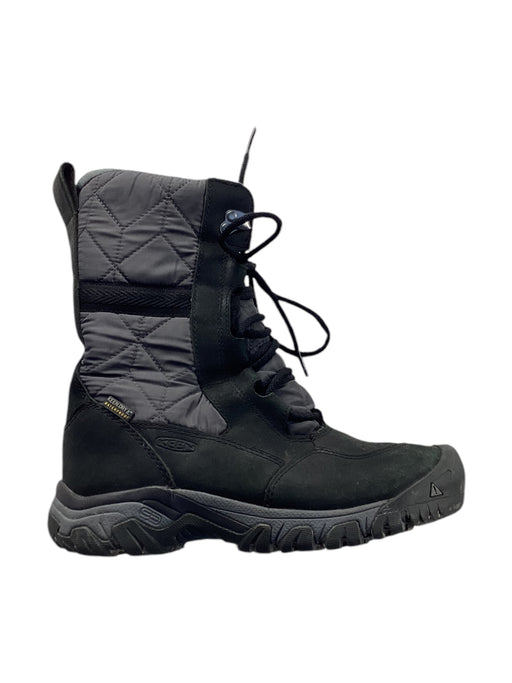 A Black Winter Boots from Keen in size 11Y for neutral. (Front View)