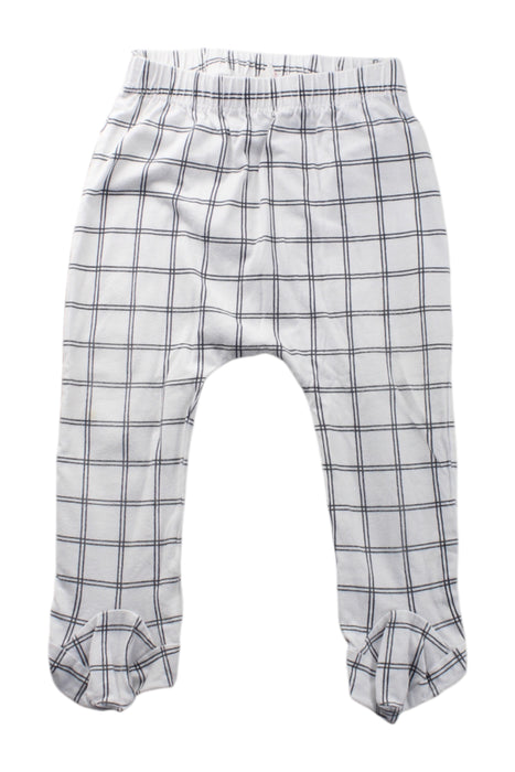 A White Casual Pants from Seed in size 12-18M for neutral. (Front View)