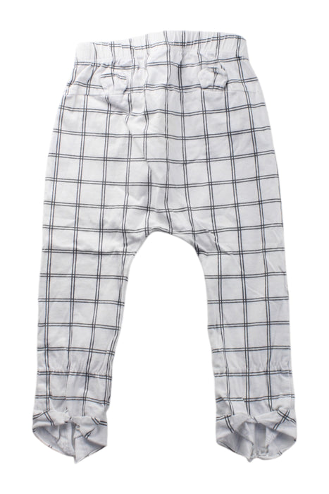 A White Casual Pants from Seed in size 12-18M for neutral. (Back View)