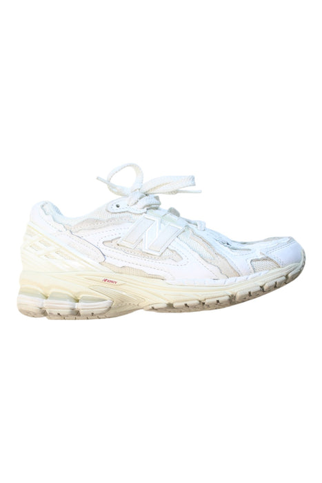 A White Sneakers from New Balance in size 12Y for neutral. (Front View)