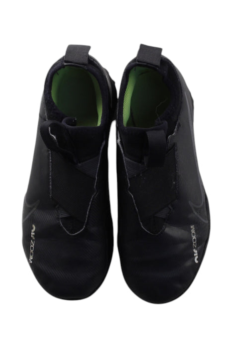 A Black Cleats/Soccer Shoes from Nike in size 7Y for neutral. (Back View)
