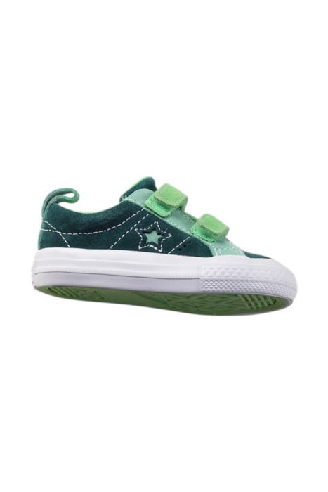A Green Sneakers from Converse in size 12-18M for neutral. (Front View)