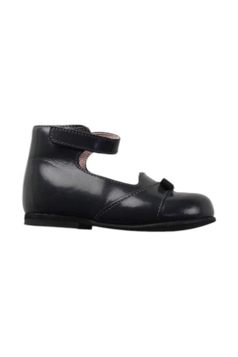 A Black Dress Shoes from Jacadi in size 12-18M for girl. (Front View)