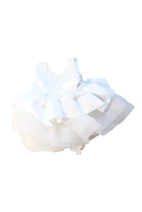 A White Sleeveless Dresses from Petit Maison Kids in size 2T for girl. (Front View)