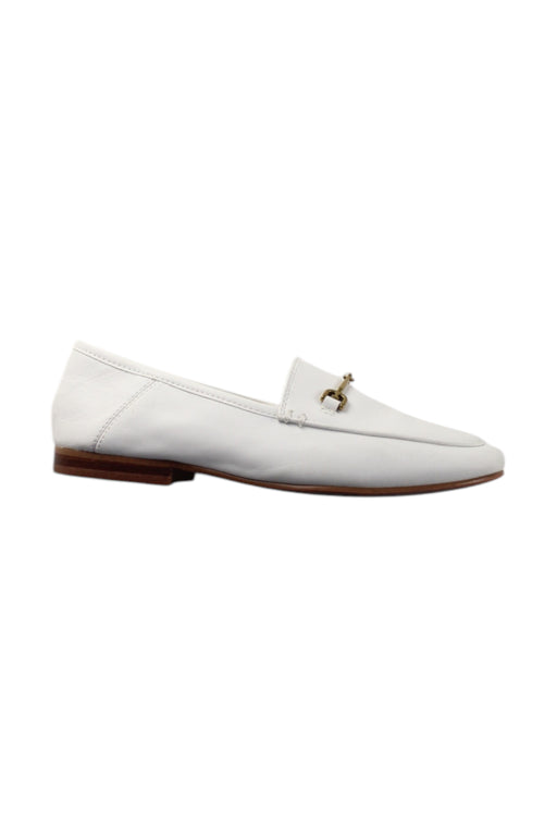 A White Loafers & Moccasins from Sam Edelman in size 7Y for girl. (Front View)