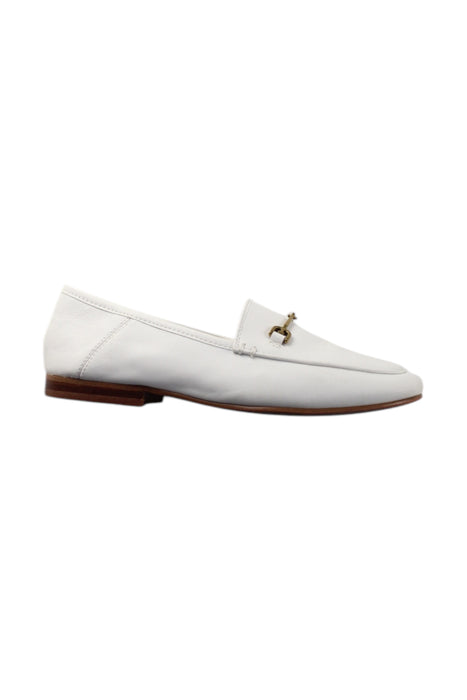 A White Loafers & Moccasins from Sam Edelman in size 7Y for girl. (Front View)