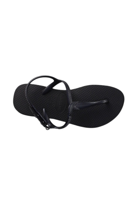 A Black Flip Flops from Havaianas in size 10Y for neutral. (Front View)