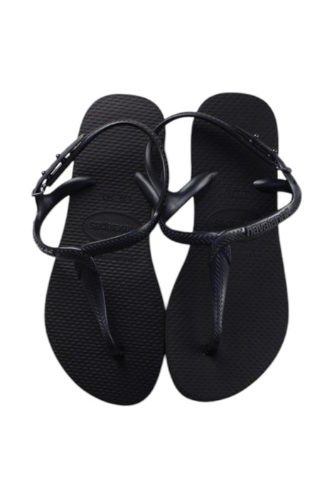 A Black Flip Flops from Havaianas in size 10Y for neutral. (Back View)