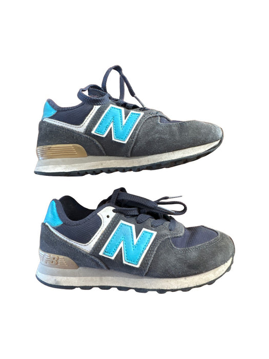 A Blue Sneakers from New Balance in size 6T for neutral. (Back View)