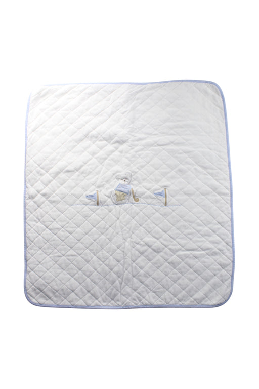 A White Blankets from Nicholas & Bears in size O/S for neutral. (Front View)