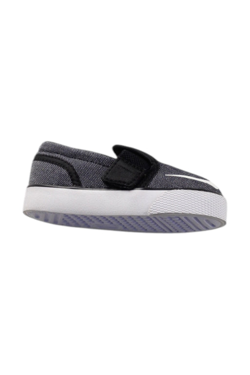 A Black Slip Ons from Nike in size 12-18M for neutral. (Front View)