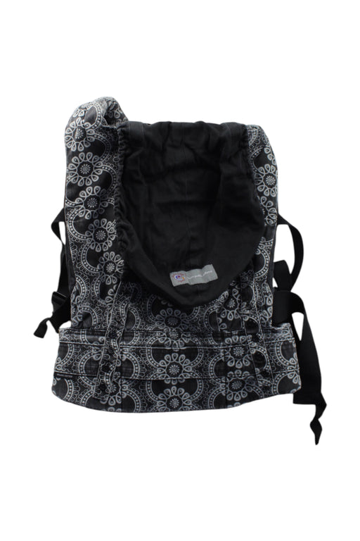A Black Baby Carriers from Ergobaby in size O/S for neutral. (Front View)