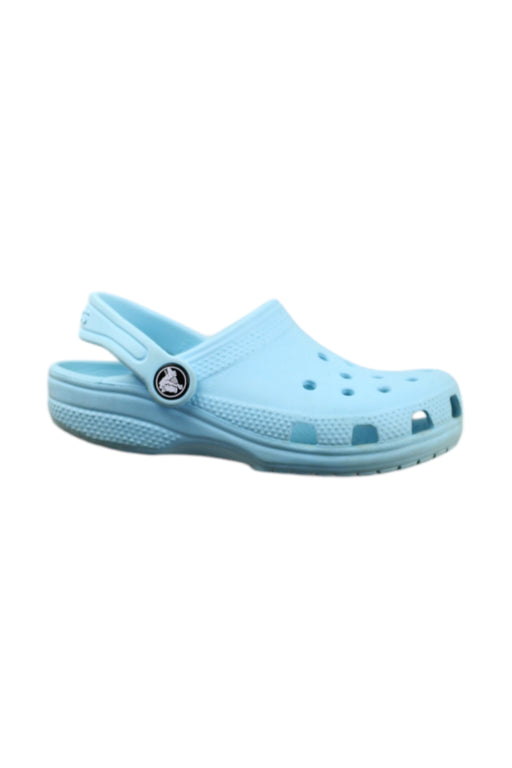 A Blue Slip Ons from Crocs in size 5T for neutral. (Front View)