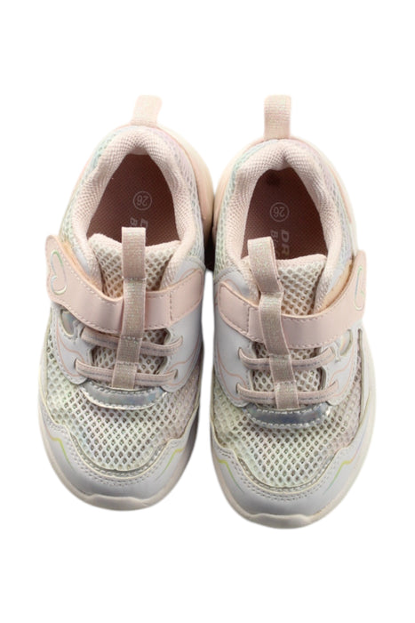 A White Sneakers from Dr. Kong in size 4T for neutral. (Back View)